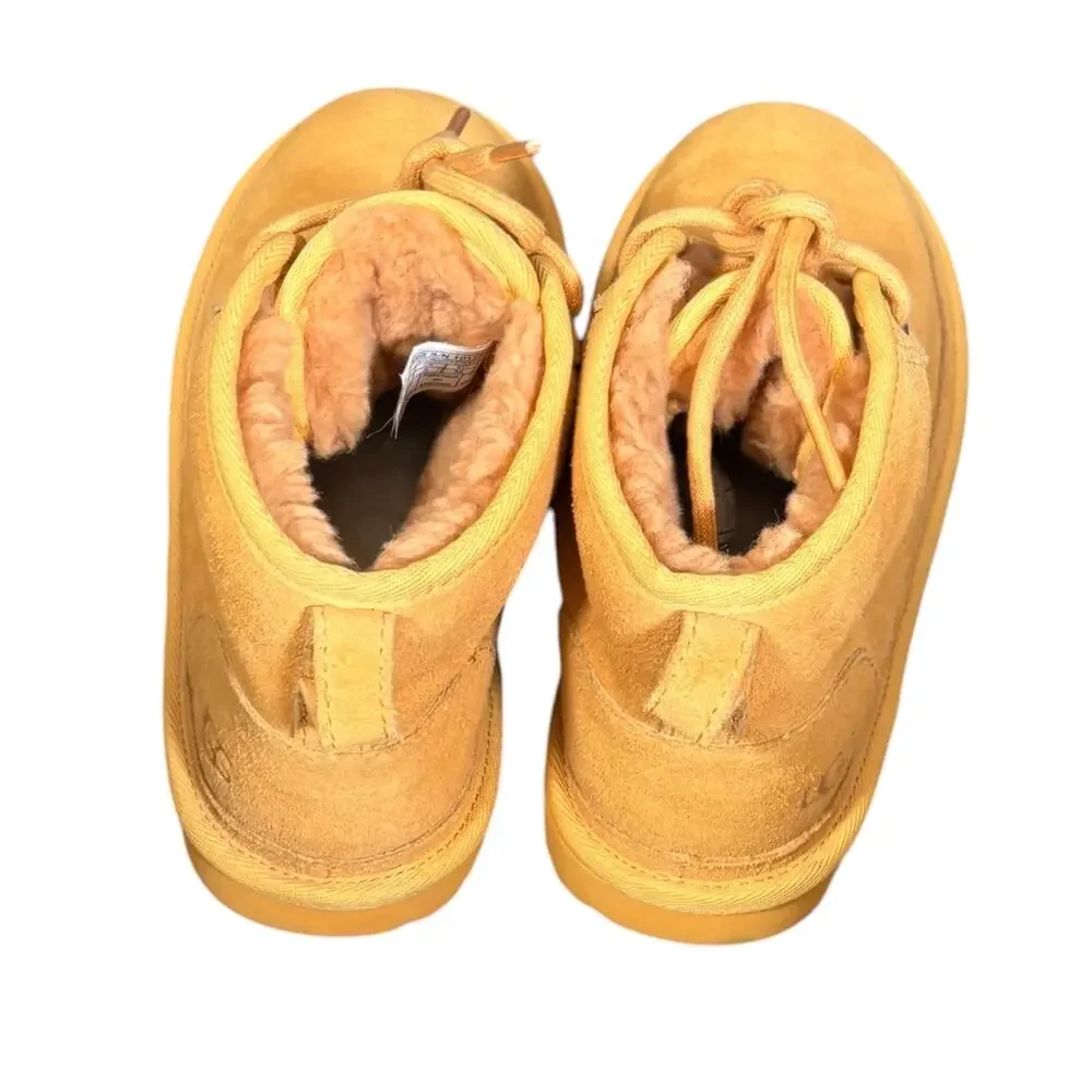 UGG excellent pre