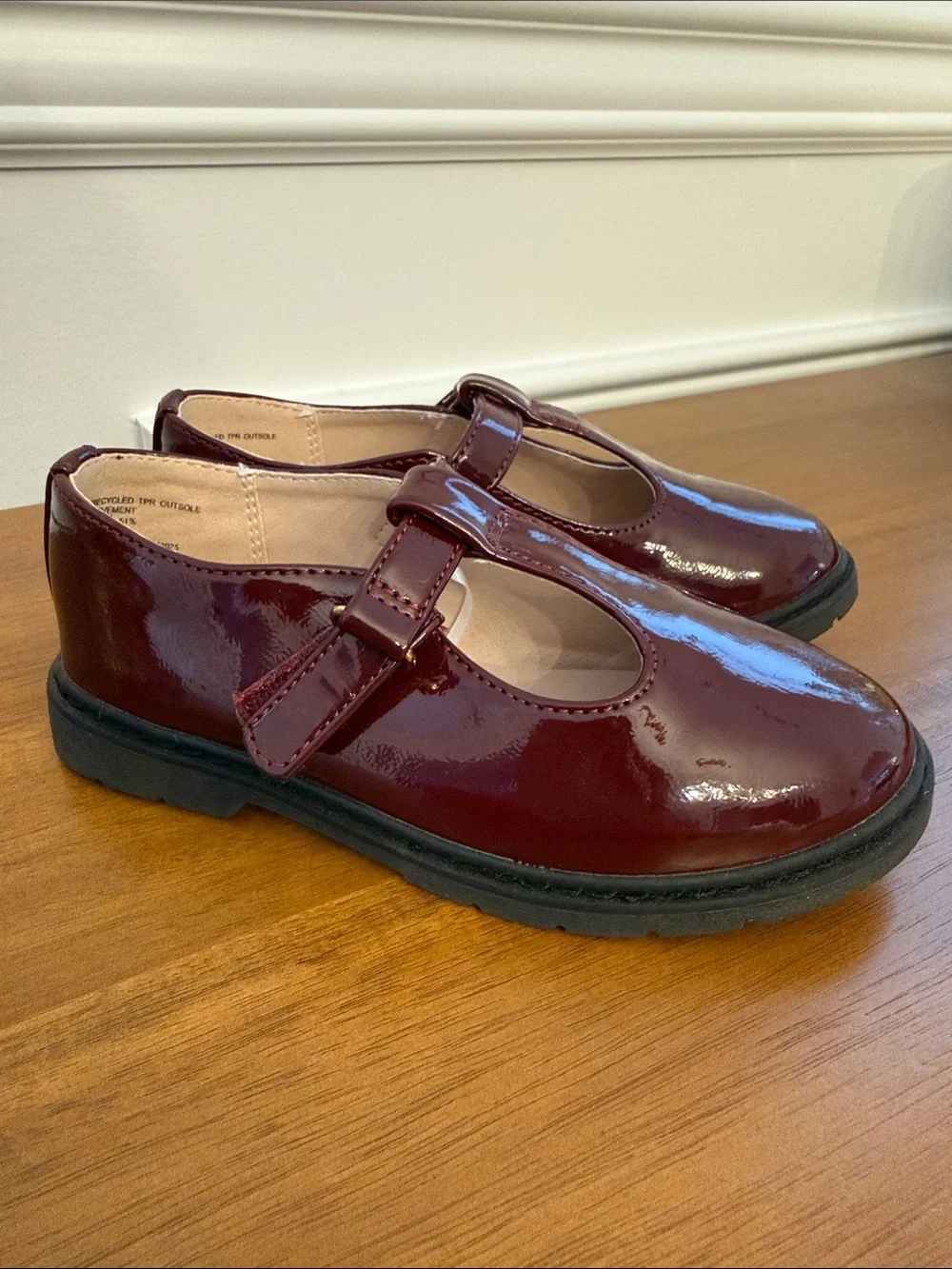 The Children’s Place - Mary Jane Shoes in Burgundy