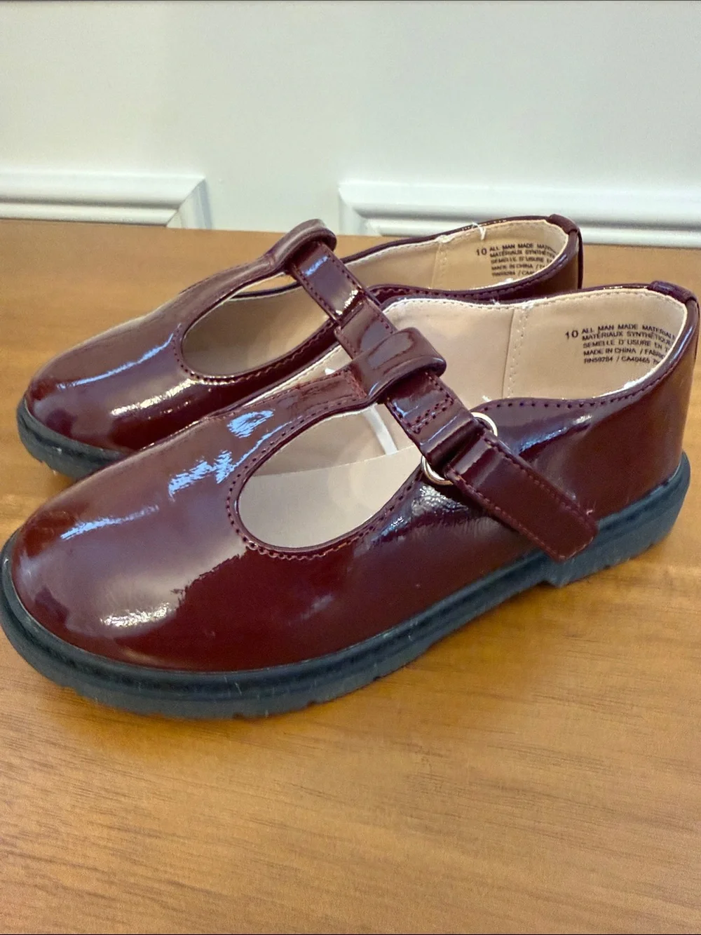 The Children’s Place - Mary Jane Shoes in Burgundy