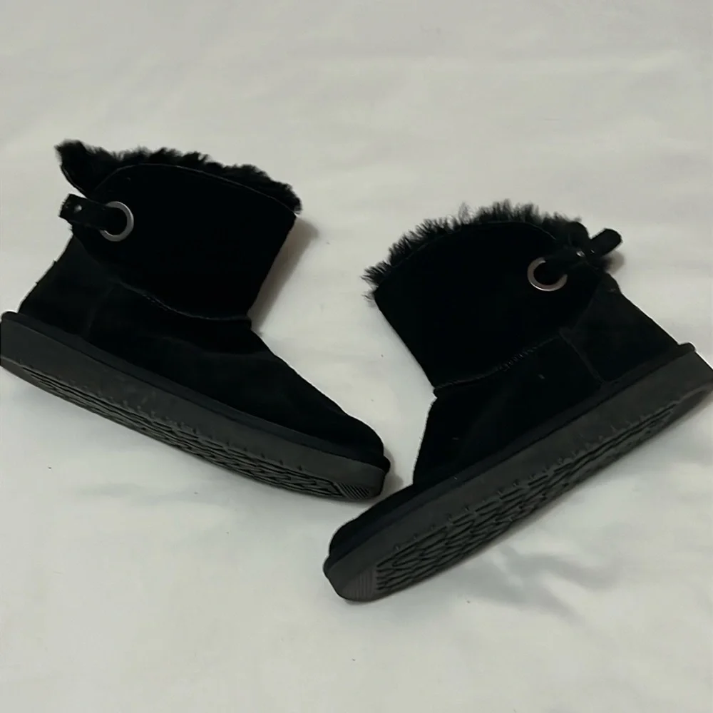 Koolaburra by Ugg Remley Mini Black Suede Boots