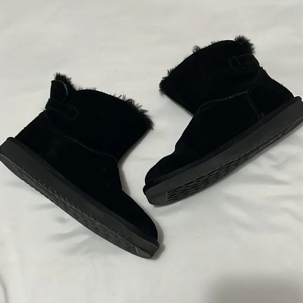 Koolaburra by Ugg Remley Mini Black Suede Boots