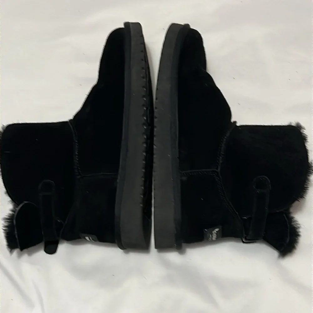 Koolaburra by Ugg Remley Mini Black Suede Boots