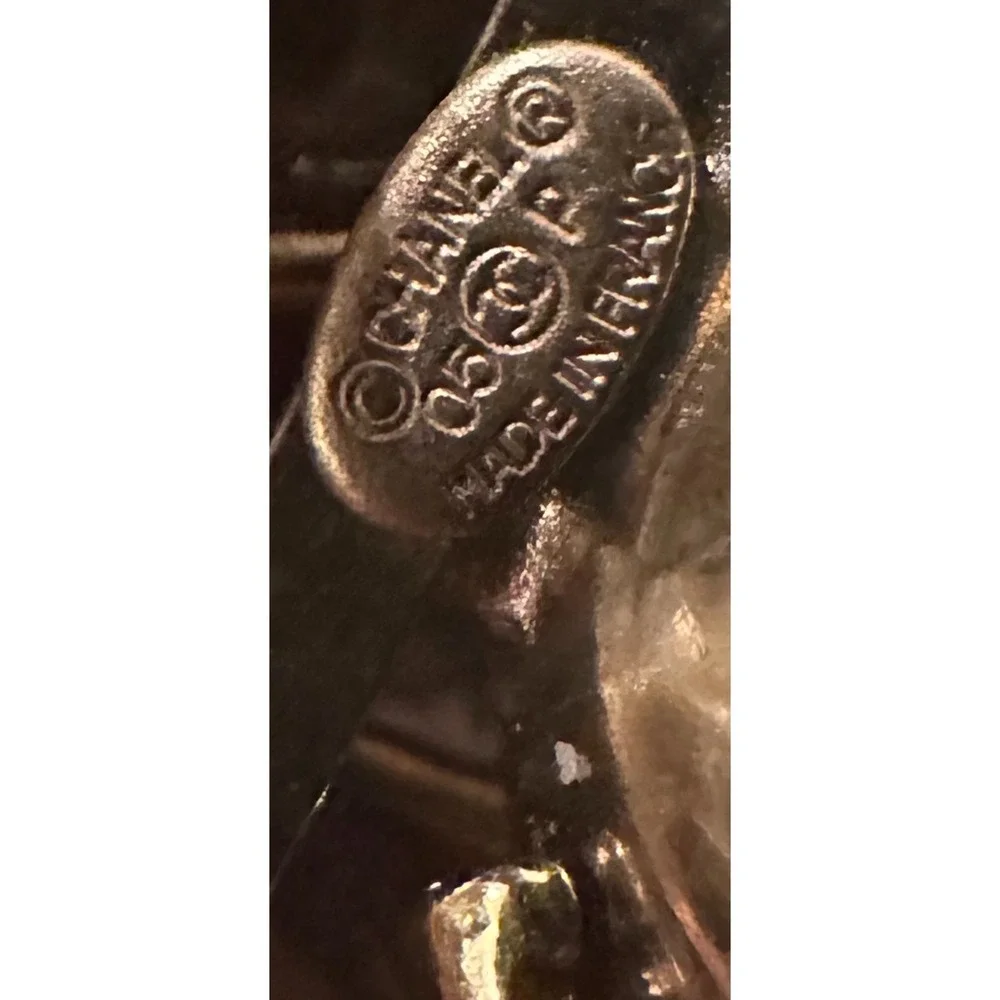 CHANEL piece hook large