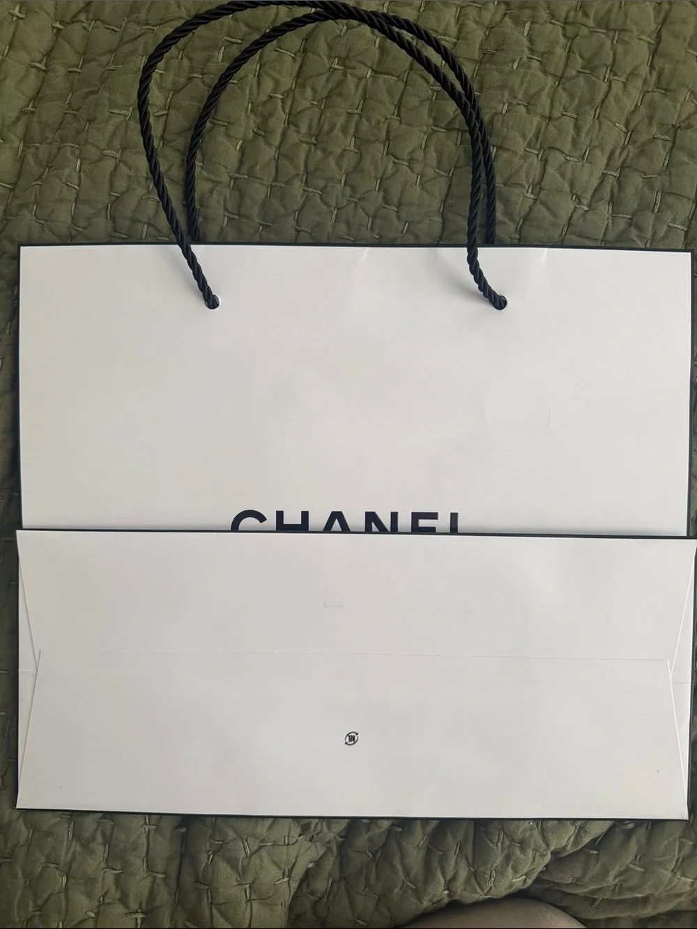 CHANEL paper shopping