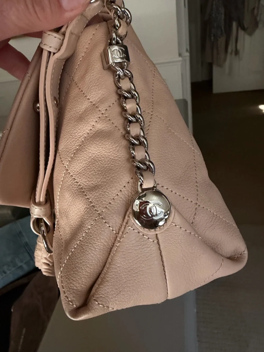 CHANEL shoulder bag
