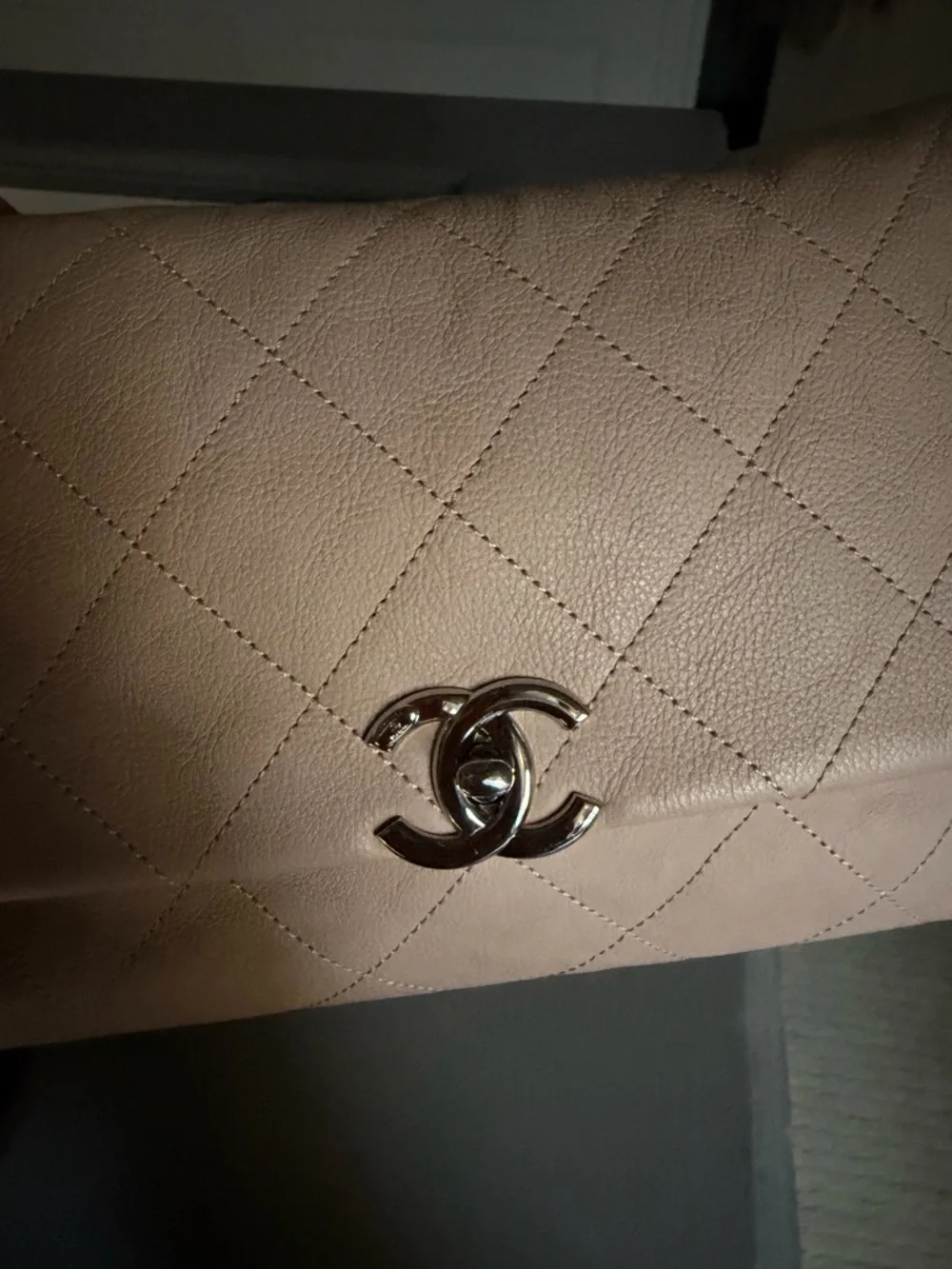 CHANEL shoulder bag