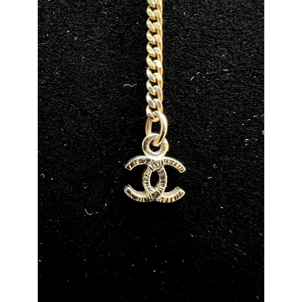 CHANEL hardware extender statement