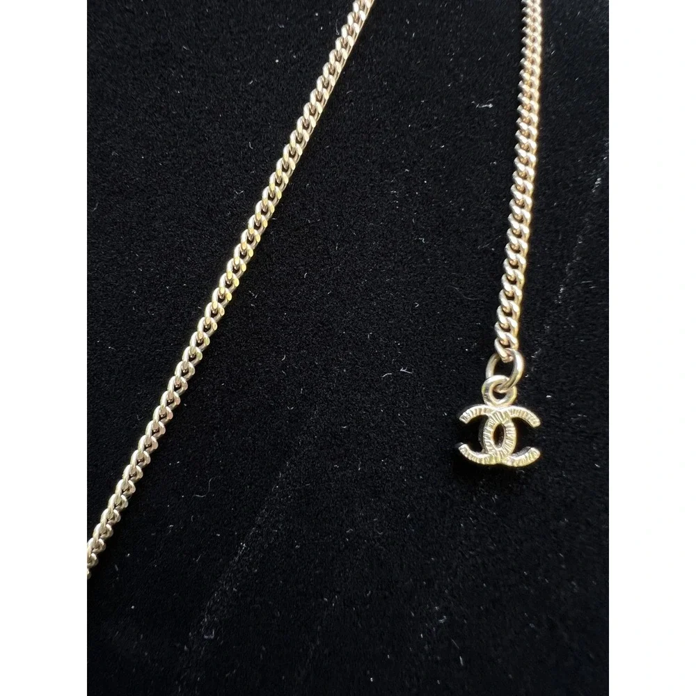 CHANEL pearl offers