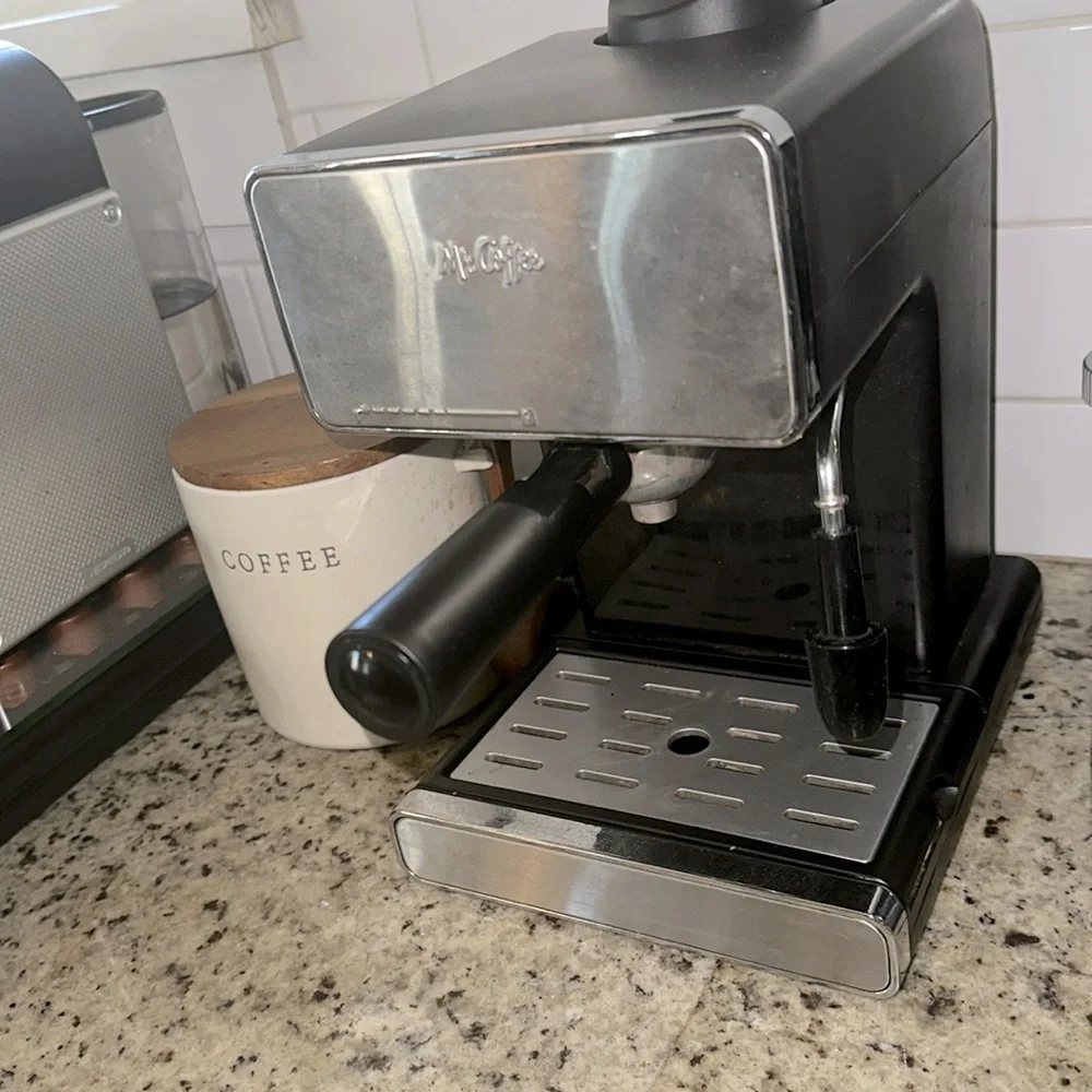 Mr Coffee espresso and cappuccino maker with milk steamer