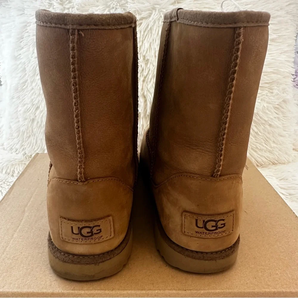 UGG classic short