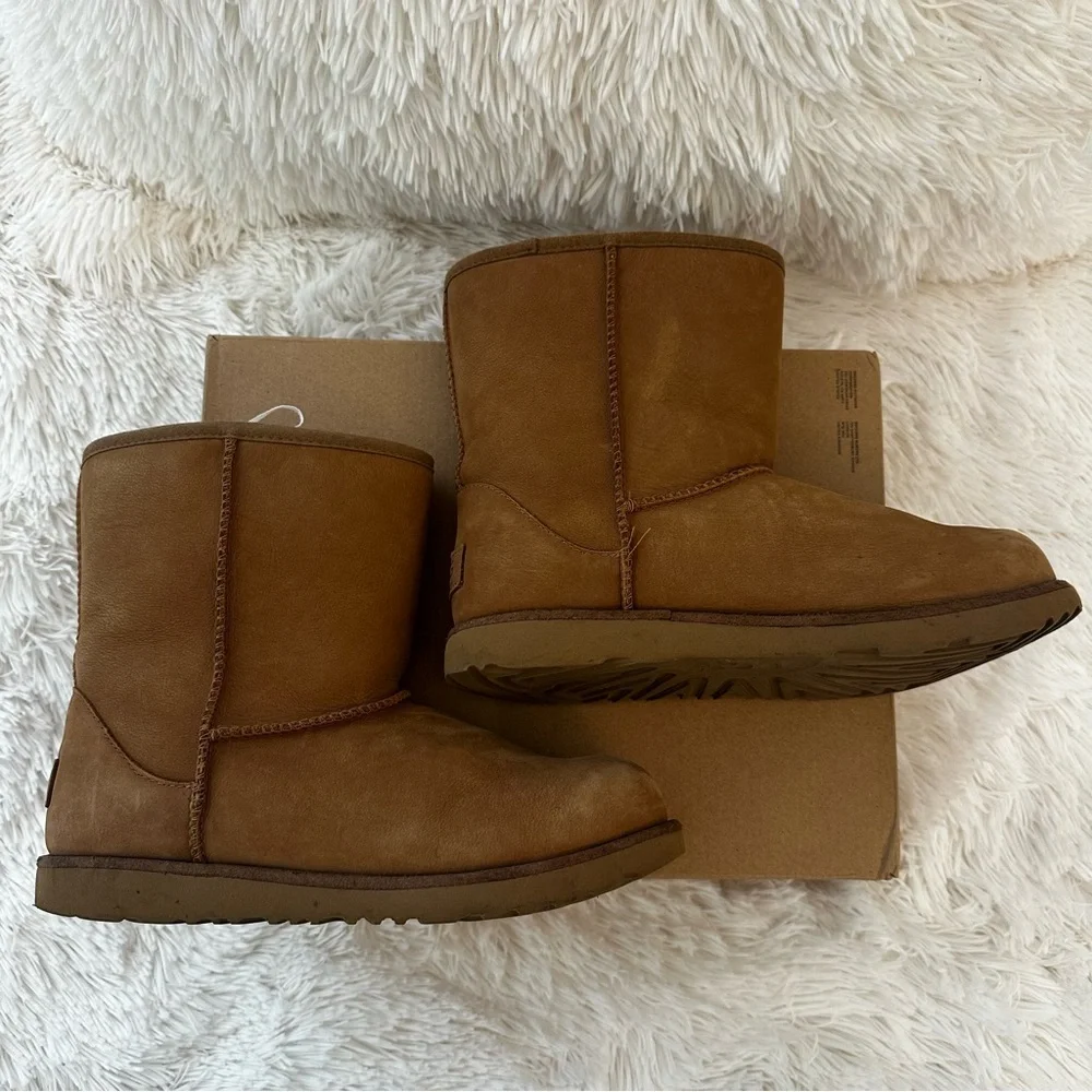 UGG classic short