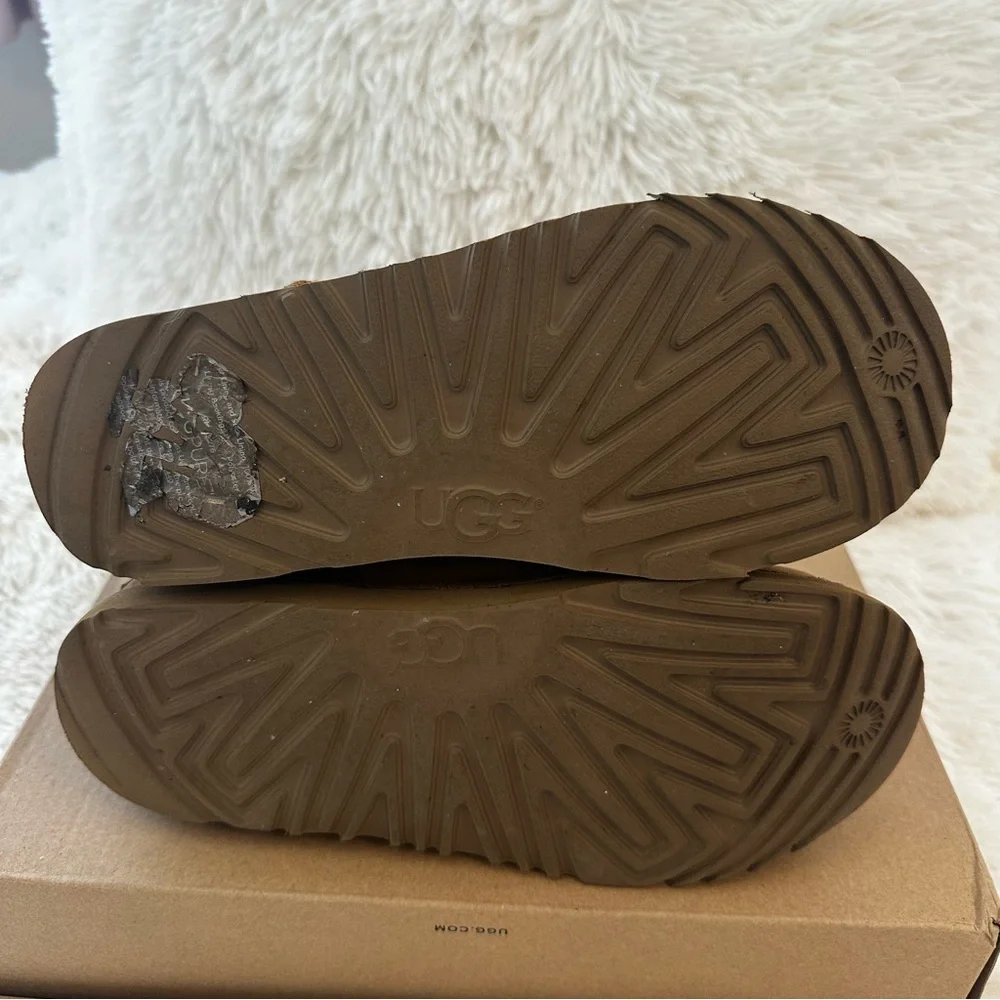 UGG classic short
