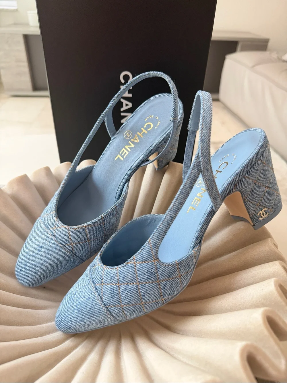 Chanel 26B CC Logo Light Blue Quilted Denim Jean Slingback Pumps Chunky Heel 38