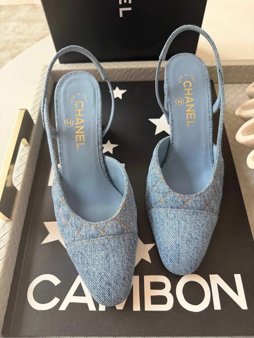 CHANEL front pointed elegant