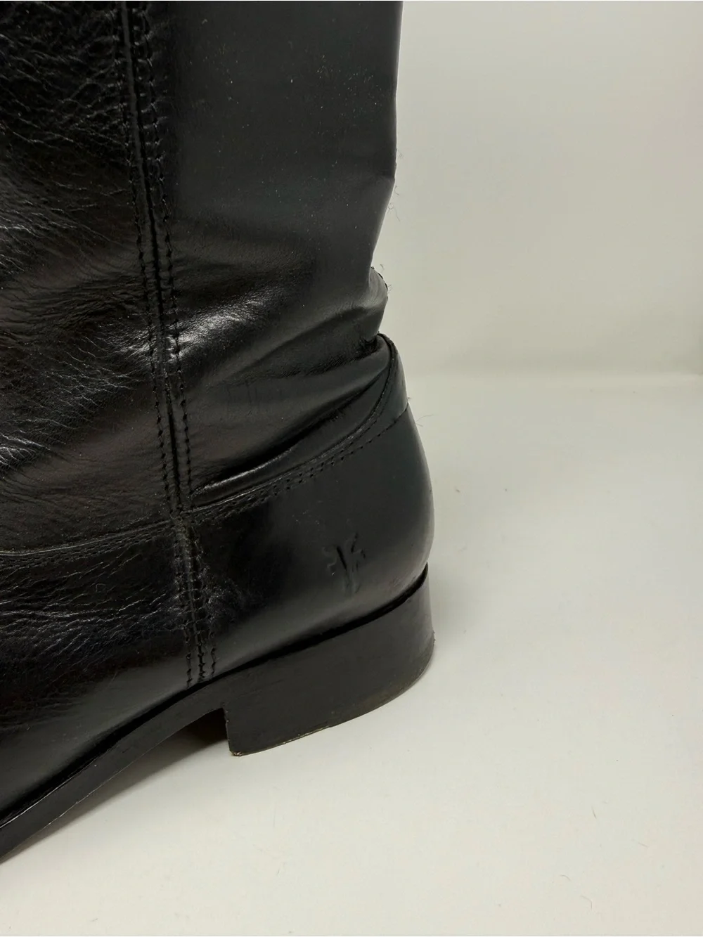 Frye subtle comfort black