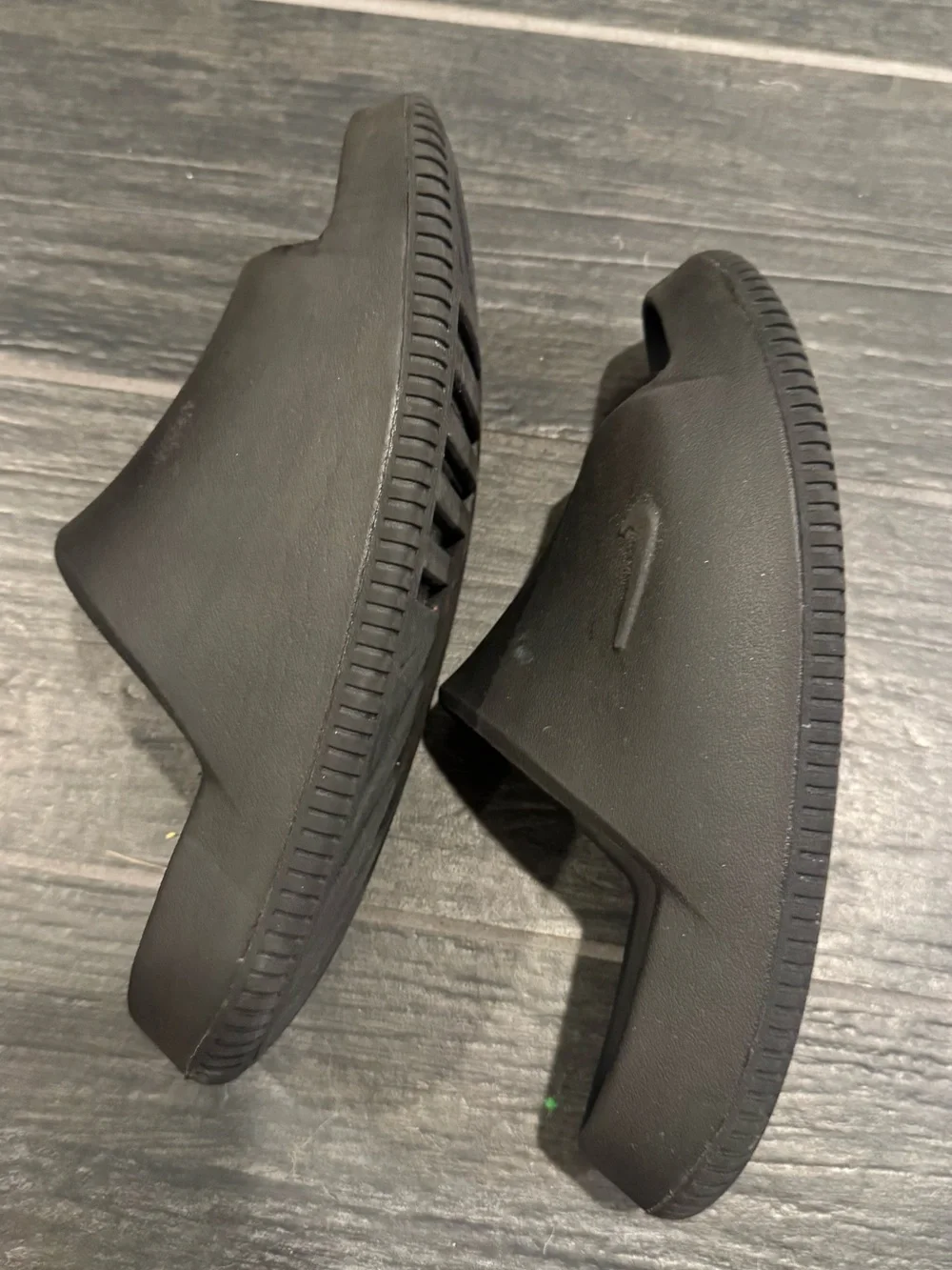 Nike lightweight slip