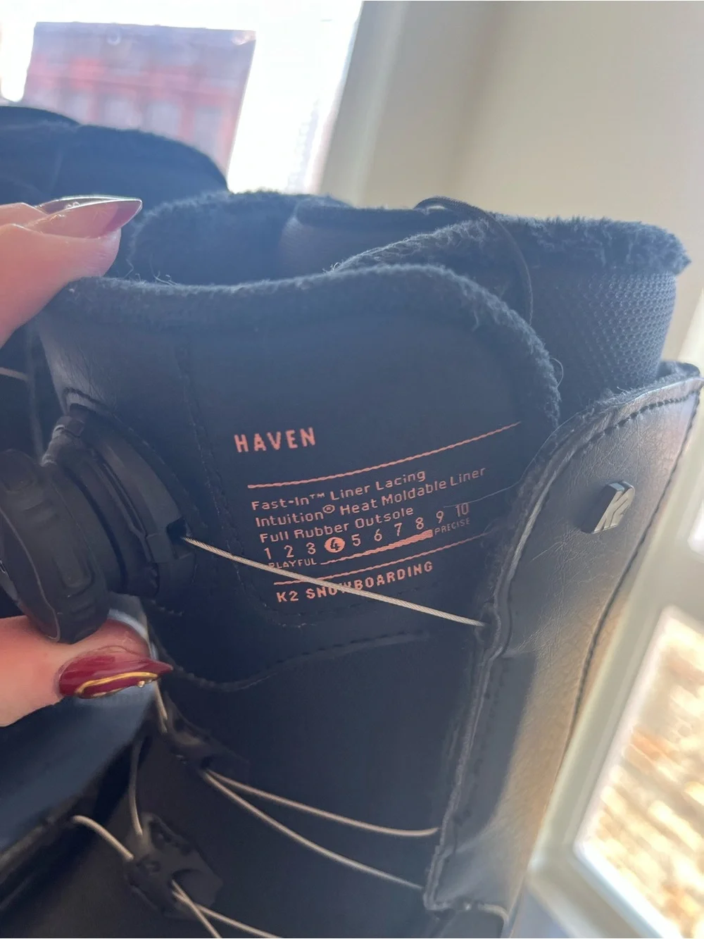 Haven black padded snowboard