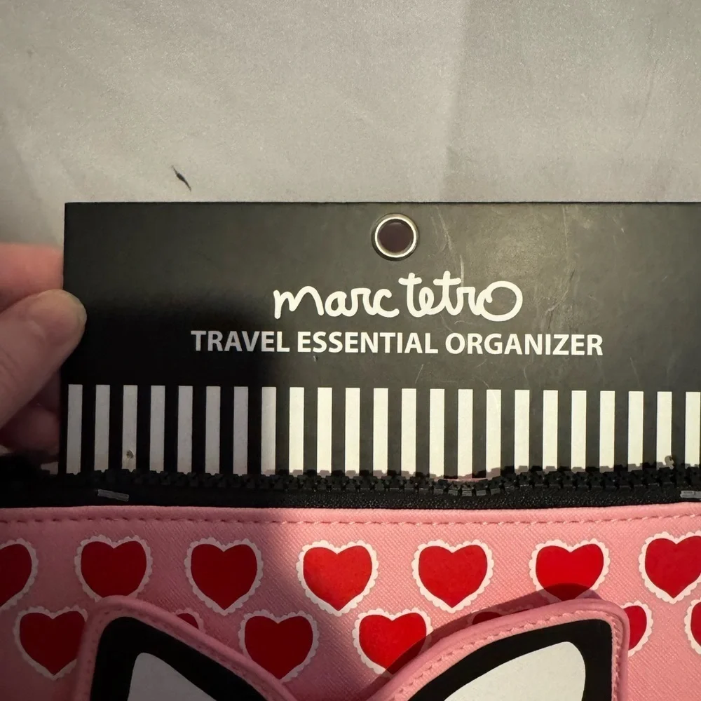 Mark Tetro Huge travel organizer