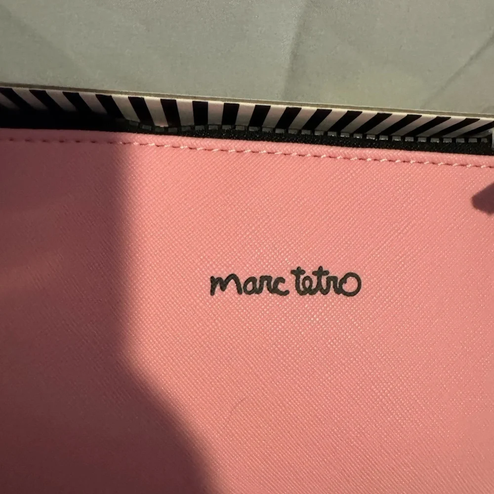 Mark Tetro Huge travel organizer