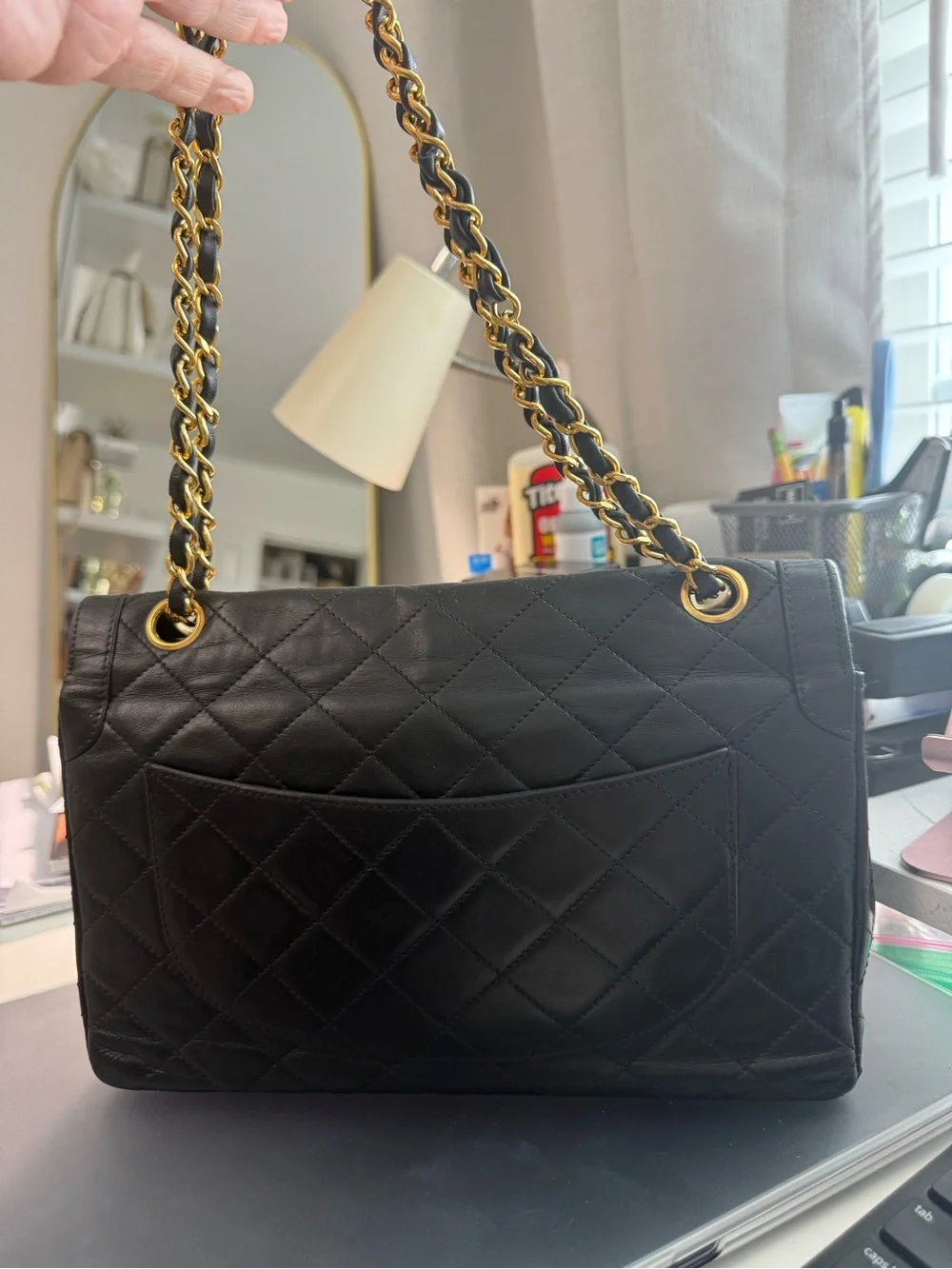 CHANEL elegant quilted