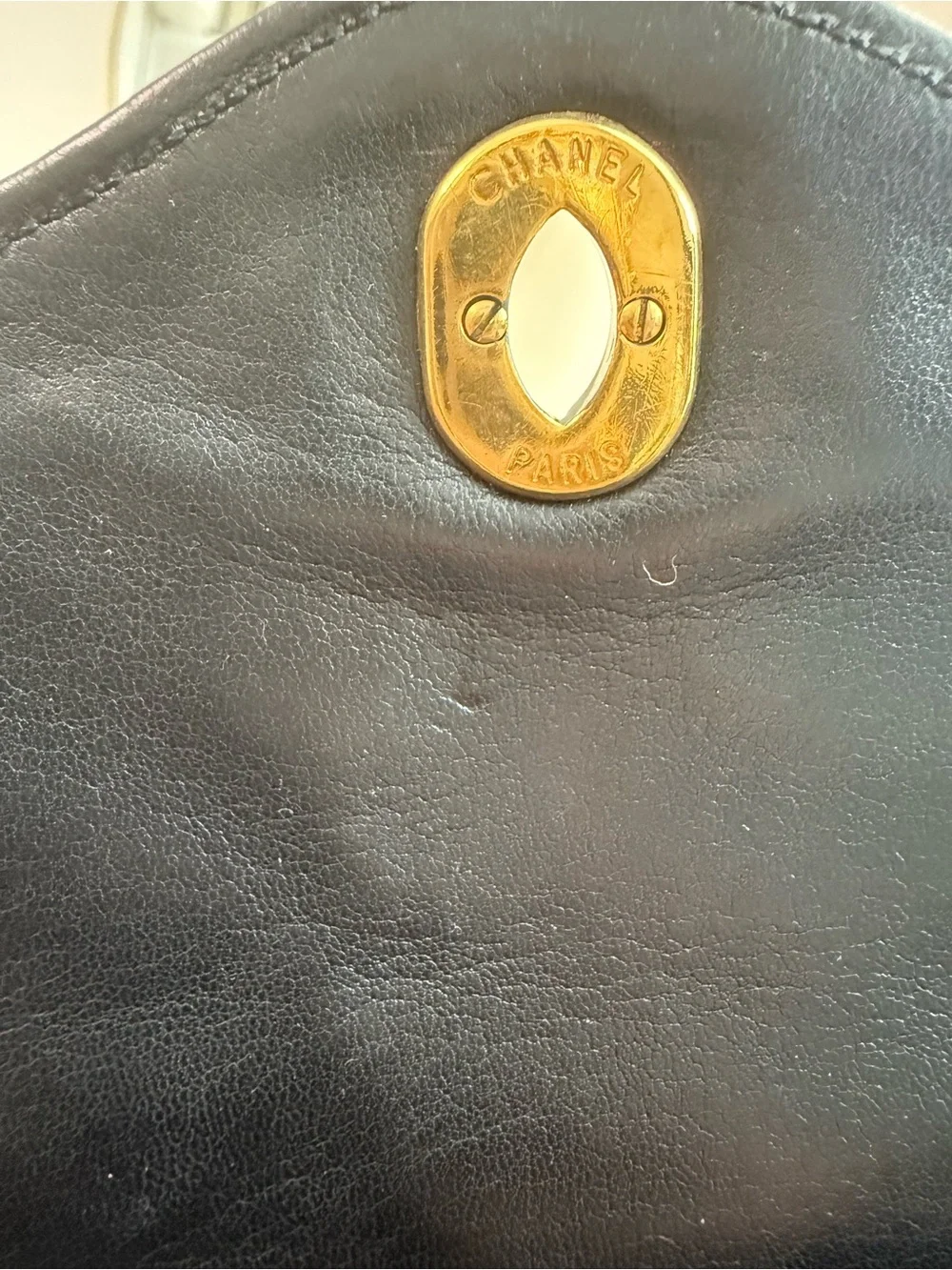 CHANEL elegant quilted