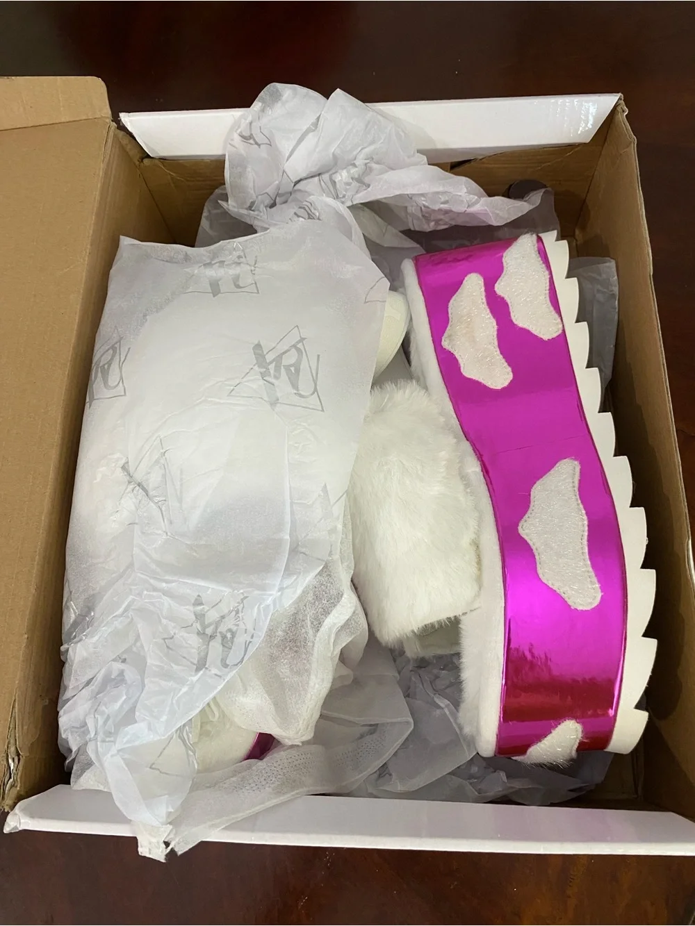 Koi Footwear soft white
