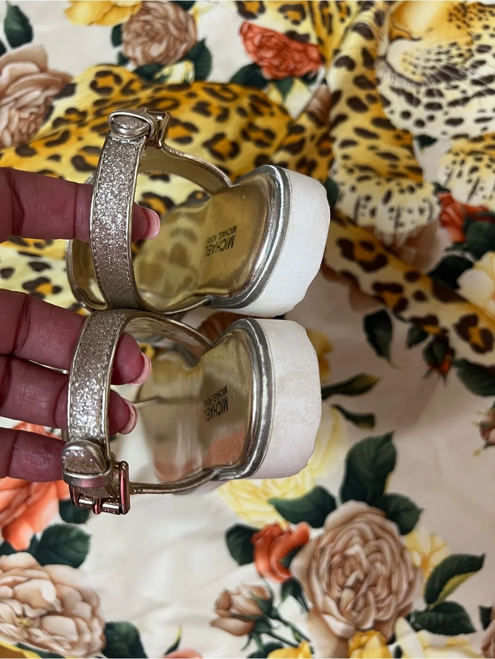Michael Kors Girls Gold Glitter T-Strap Platform Sandals Size 13 EU 31