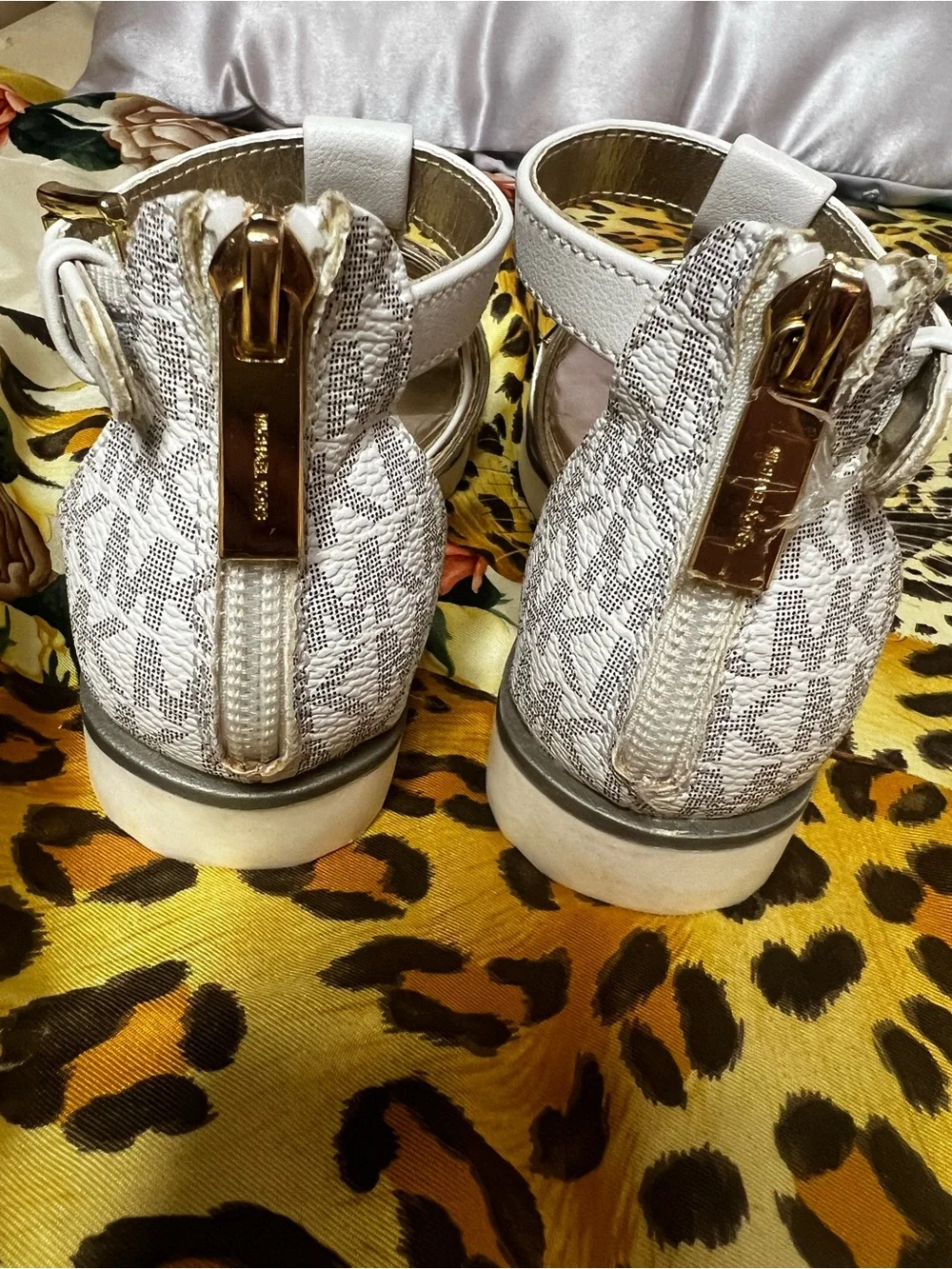 Michael Kors Girls Brandy Hannah Sandals White Gold MK Logo Size 11 EU 29