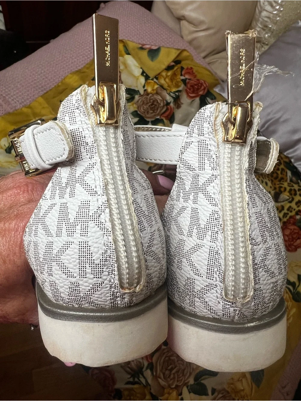 Michael Kors Girls Brandy Hannah Sandals White Gold MK Logo Size 11 EU 29