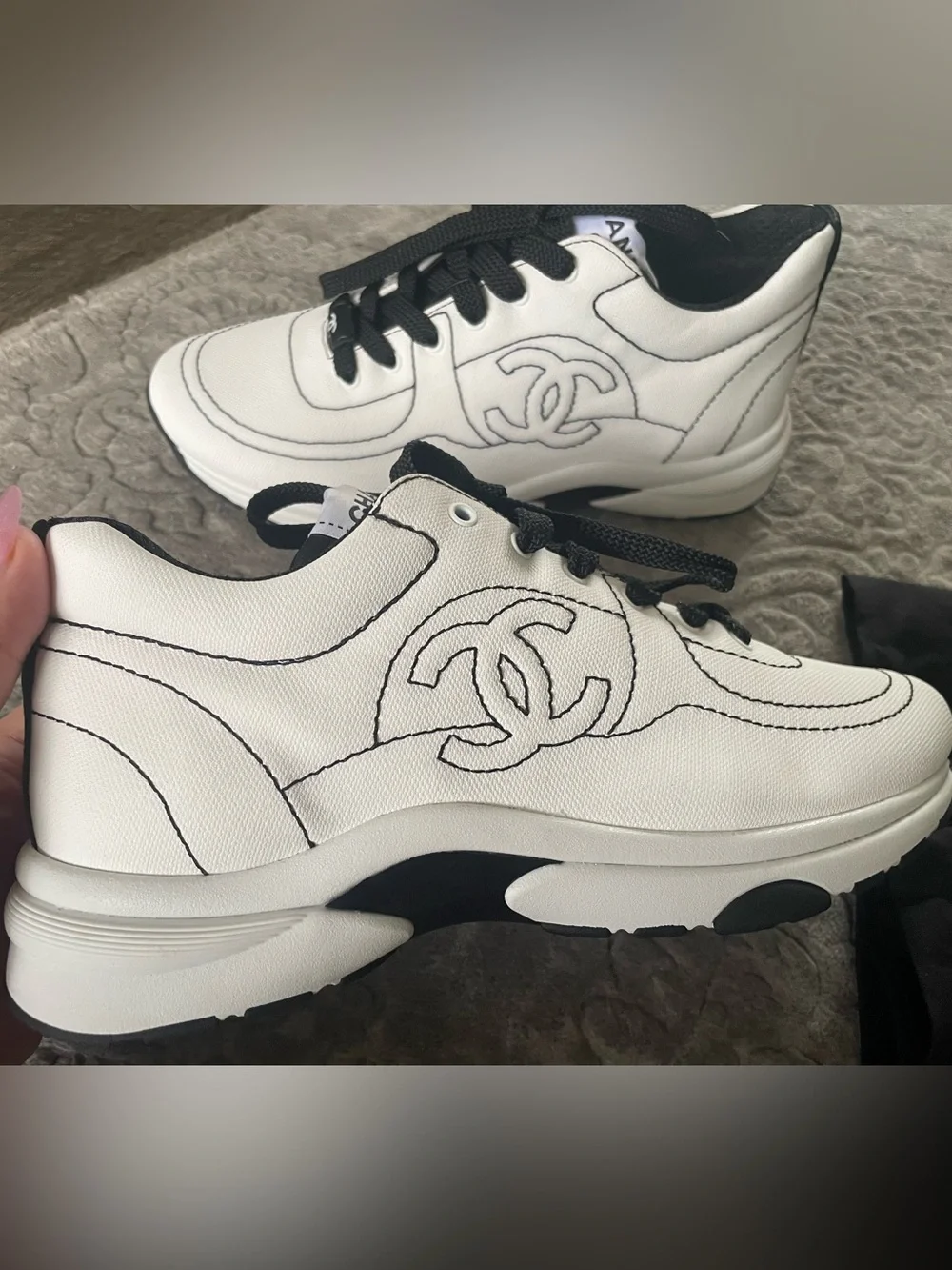 CHANEL tongue detail logo