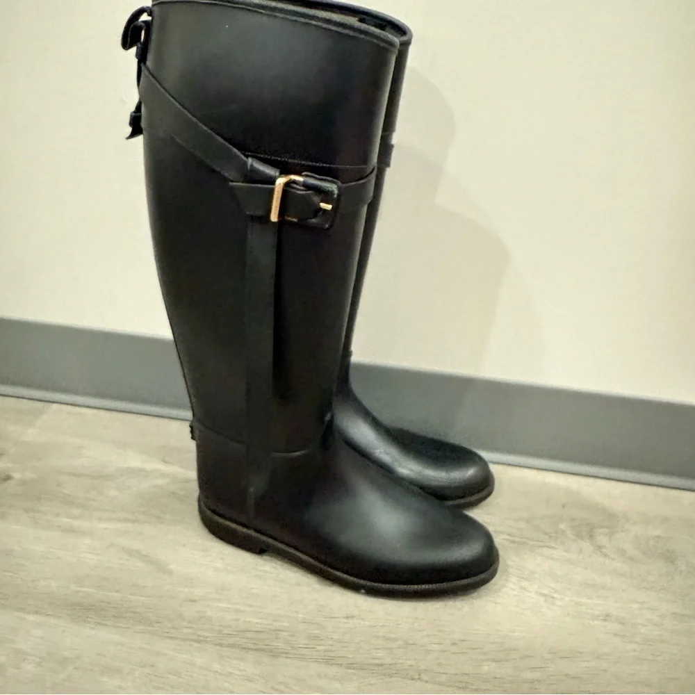 Burberry riding rain