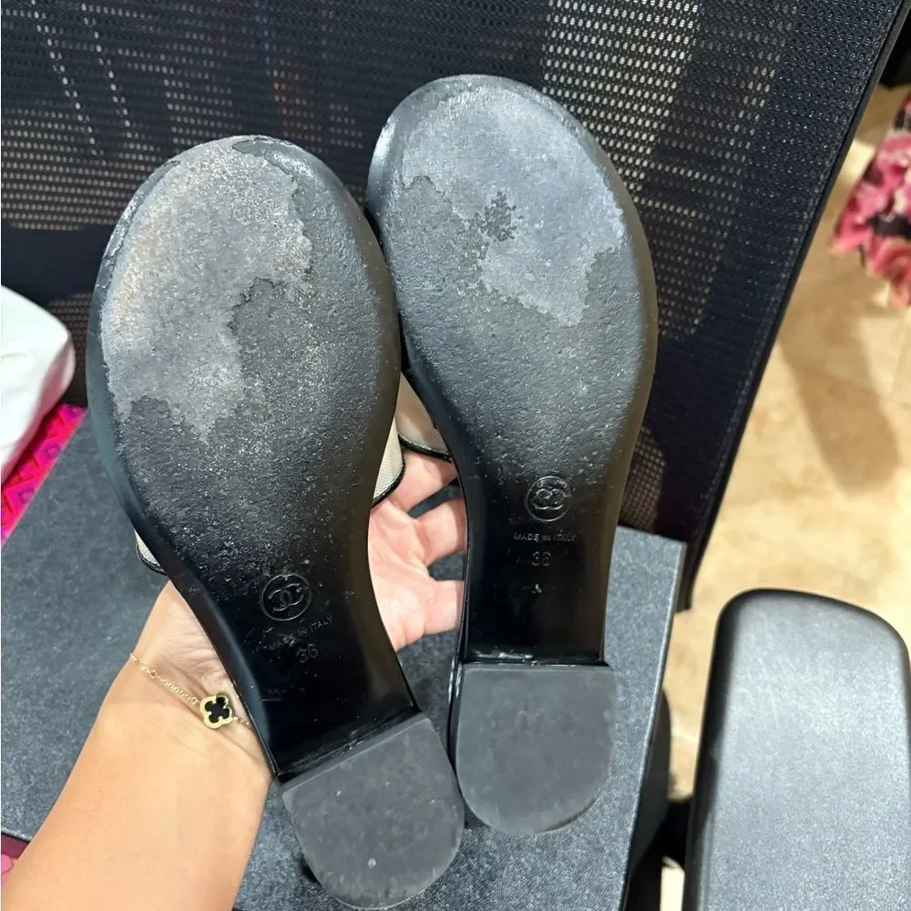 CHANEL elegant slide