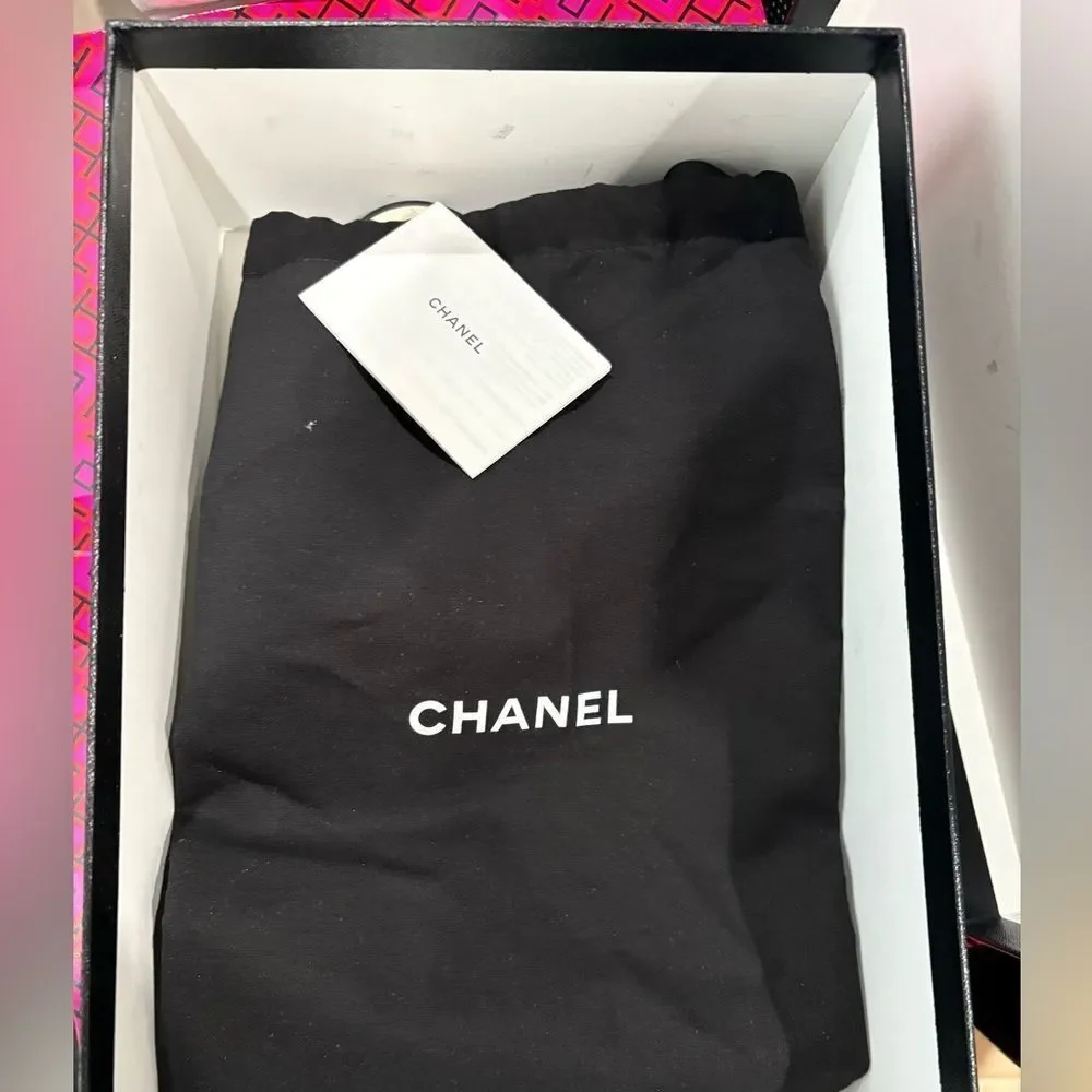 CHANEL elegant slide