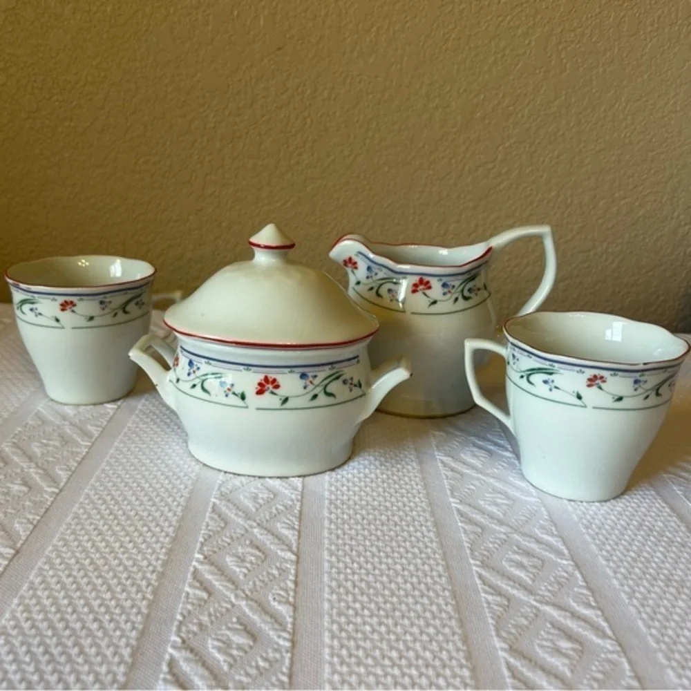 Vintage‎ Gibson Grace Cream and Sugar Set with Two Coffee Cups