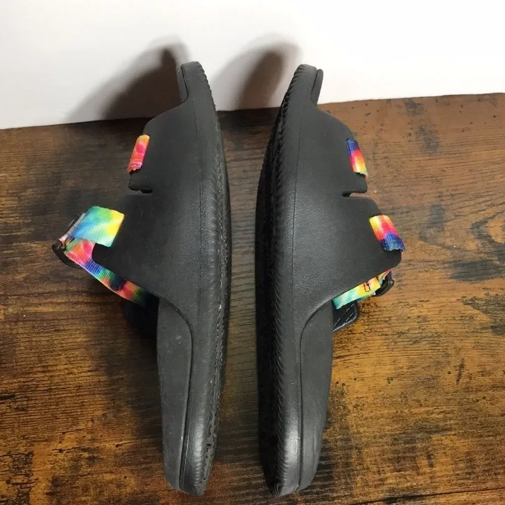 Chaco Chillos Tie Dye Slip On Slide Strapped Sandals Kids size 4