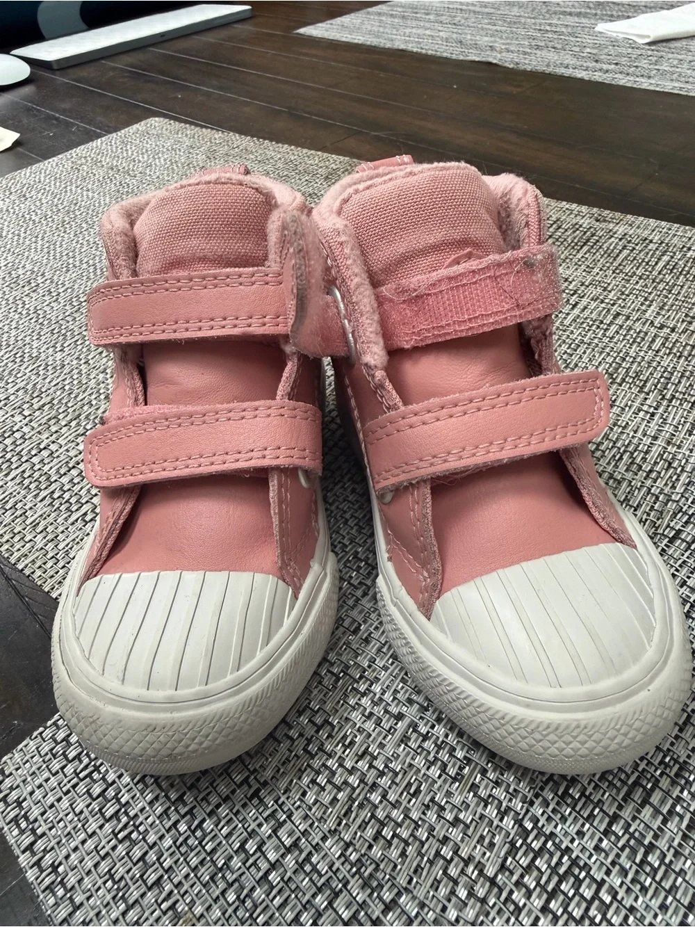 Converse soft pink