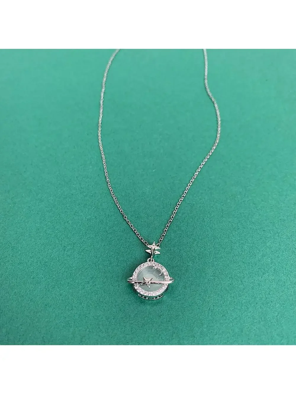 Y2k silver opal planet pendant opium necklace. Cool design. Chain is unisex. 18