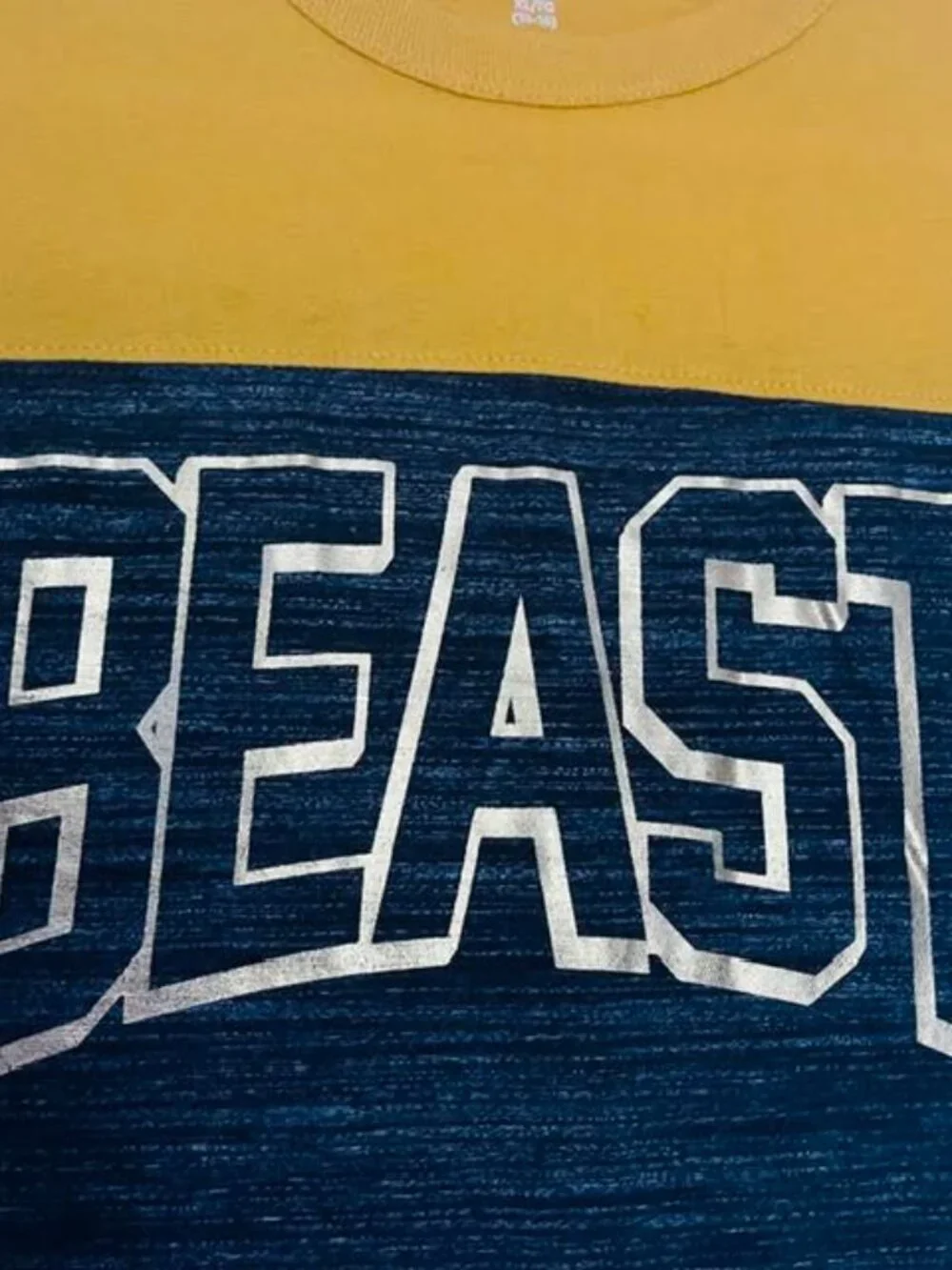 Graphic Football-Style Short Sleeve Tee for Boys Size XL/TG