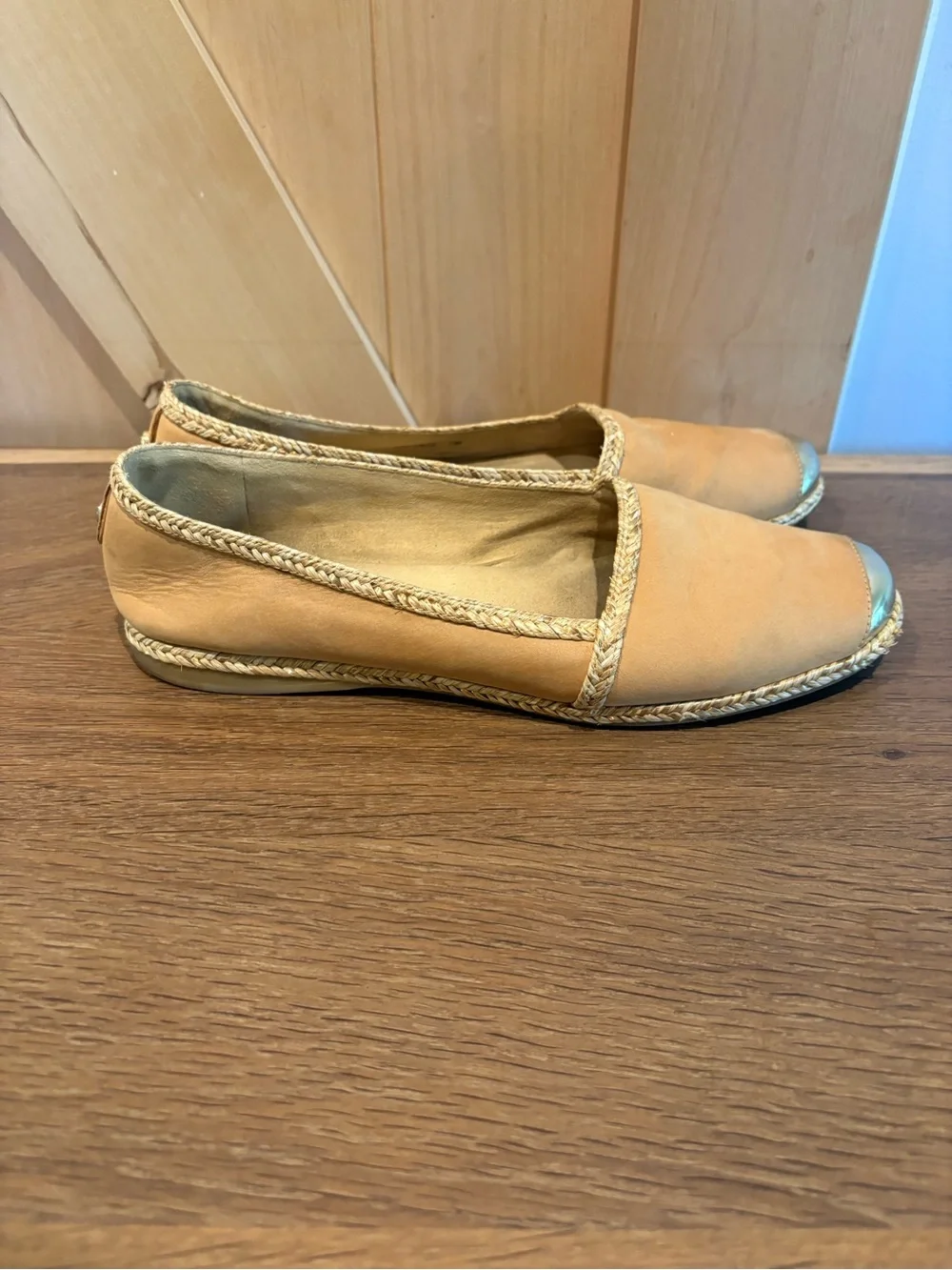 Stuart Weitzman stylish slip