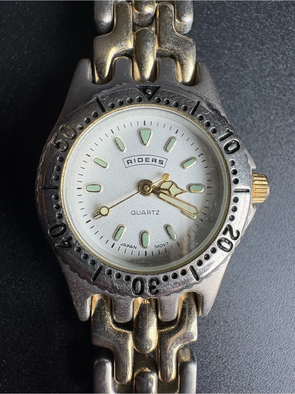 Vintage quartz read