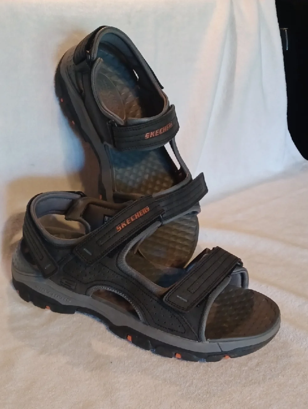 Skechers Men's Gray Sandal Size 11