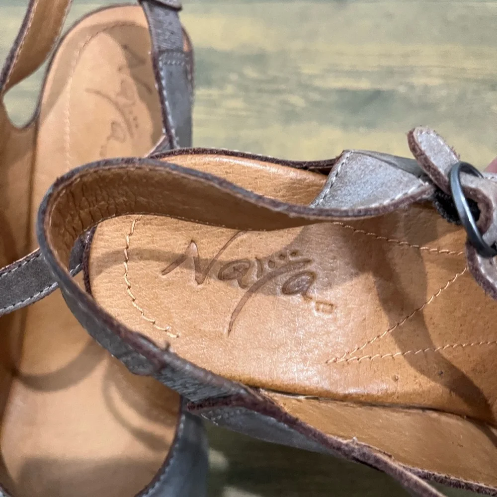 Naya leather pictures sandals