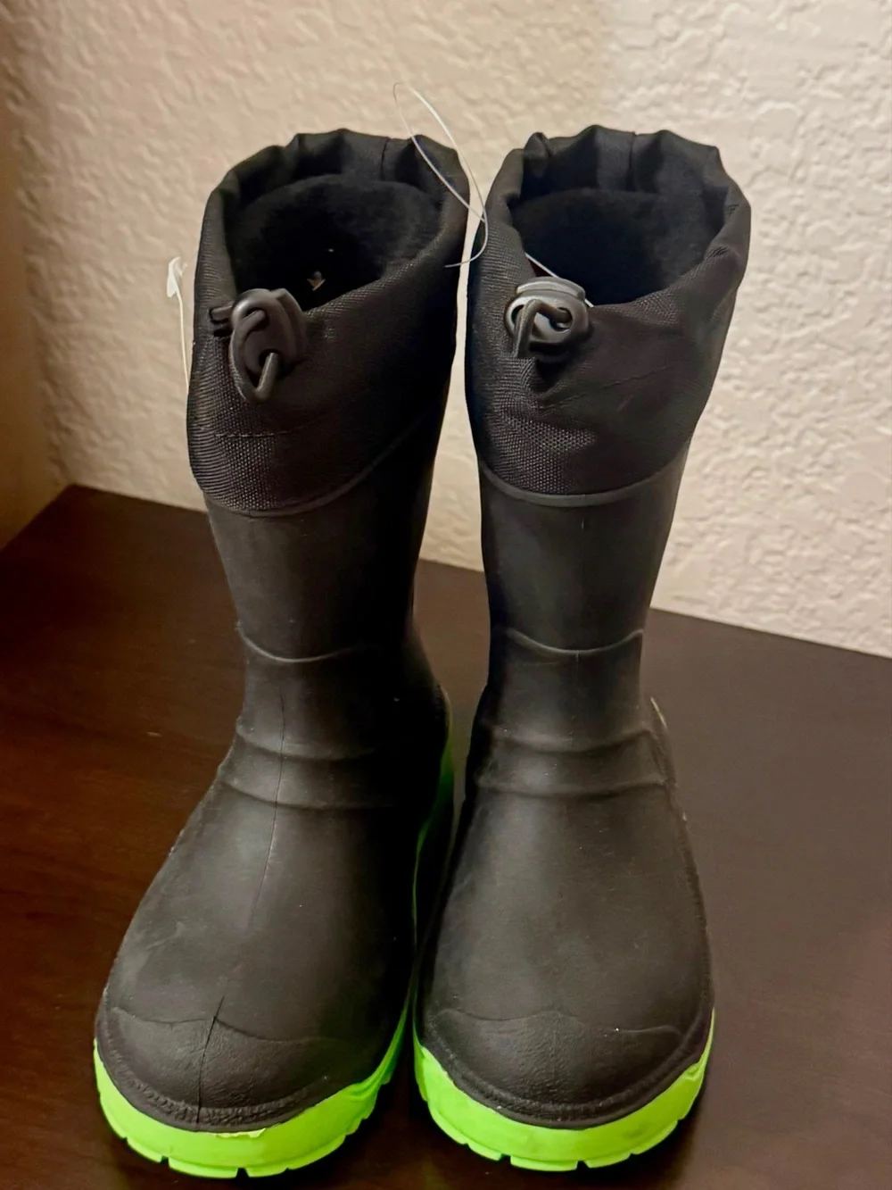 Wonder Nation Kids Black Insulated Winter Snow Boots Size 10