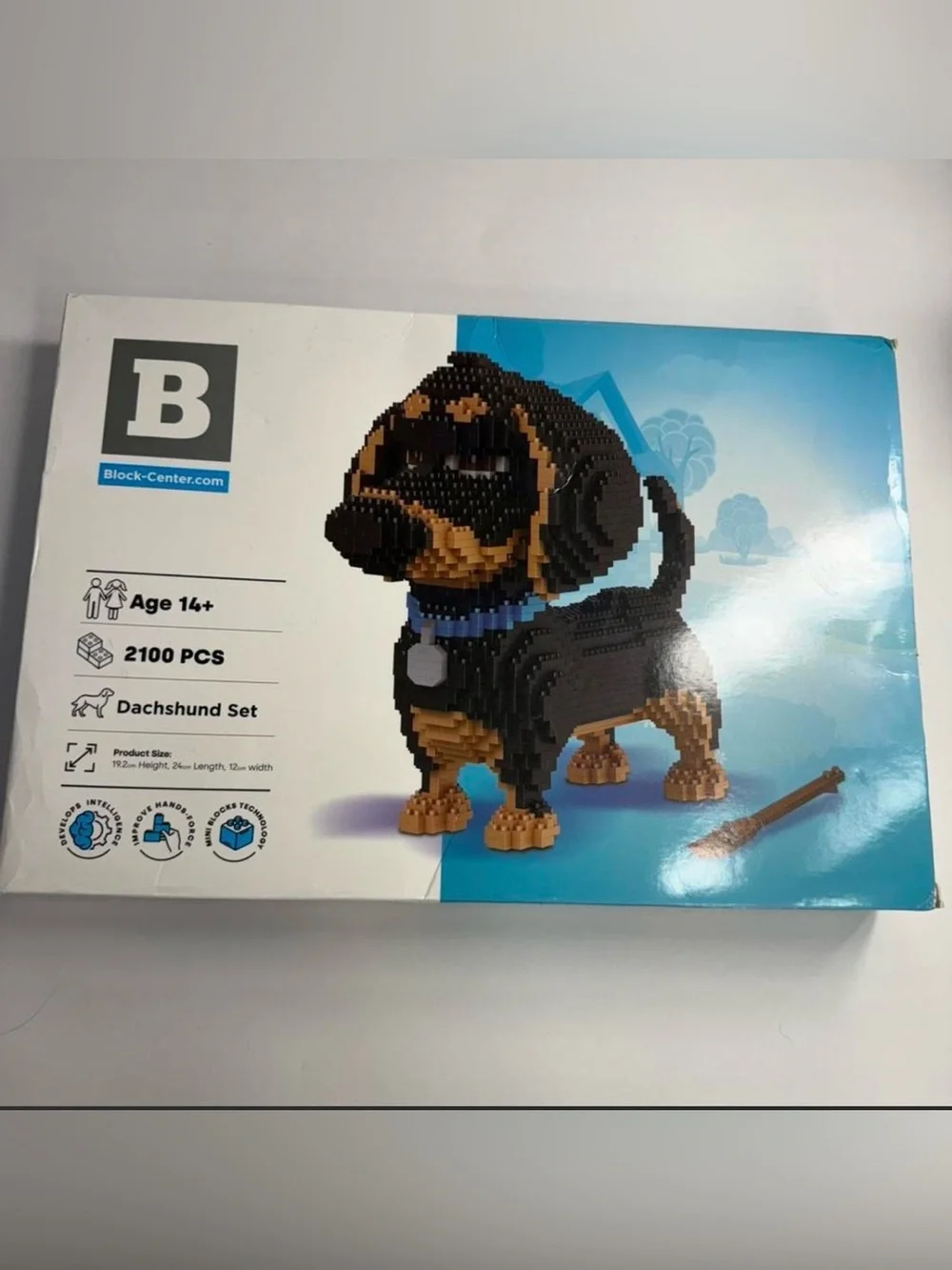 Black & Brown Dachshund Brick Building Set with Blue Collar - 2100 PCS