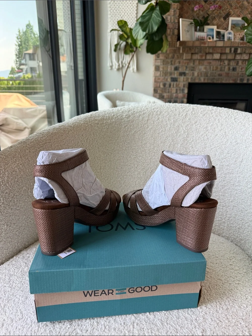 Toms leather buckle
