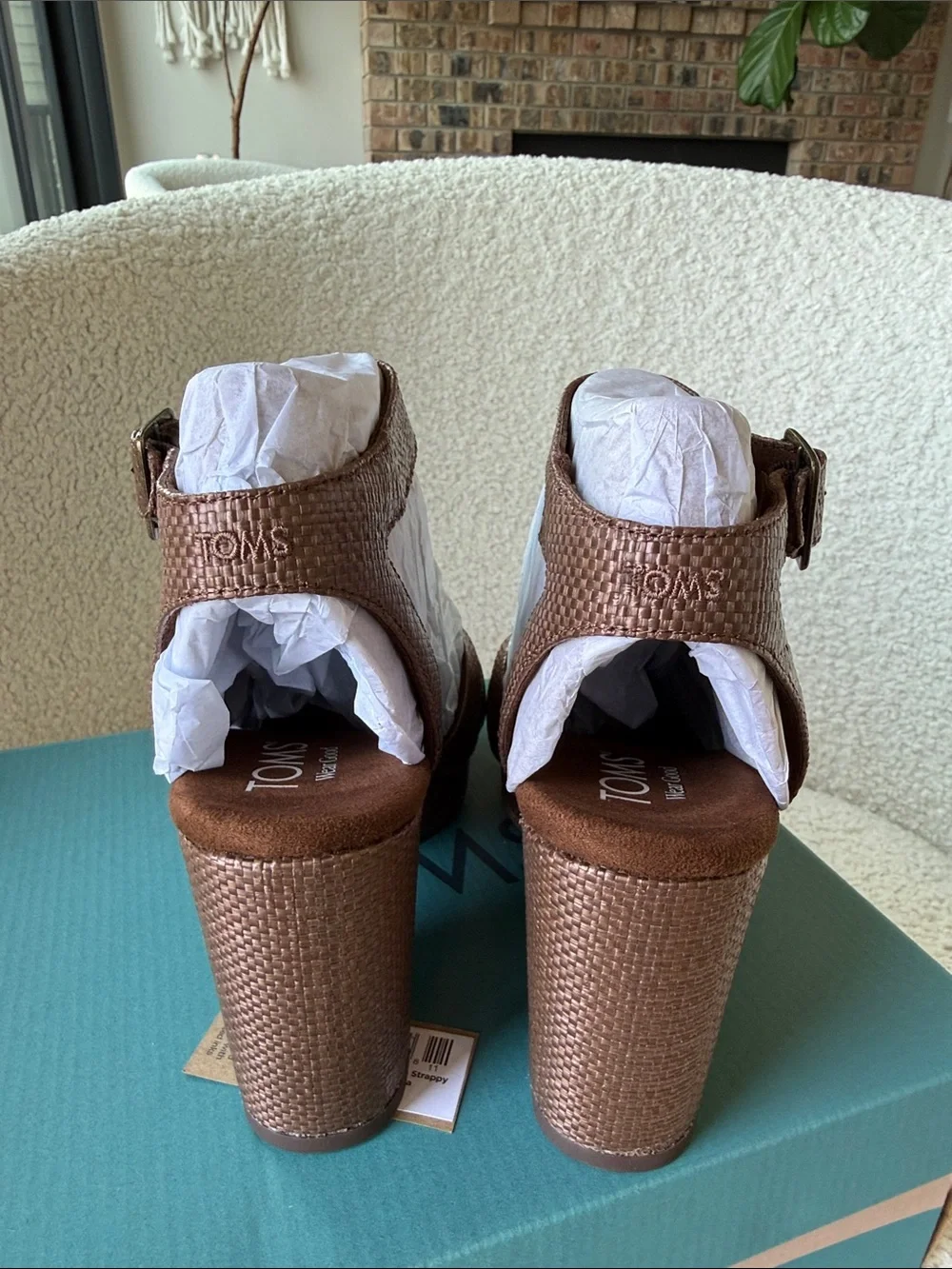 Toms leather jute