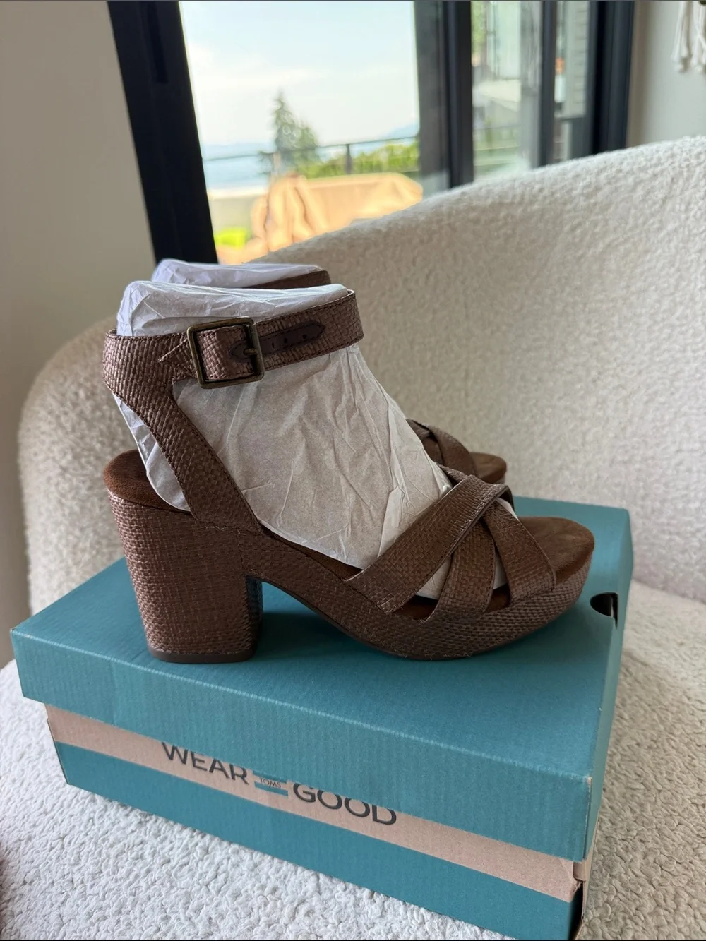 Toms leather sandal