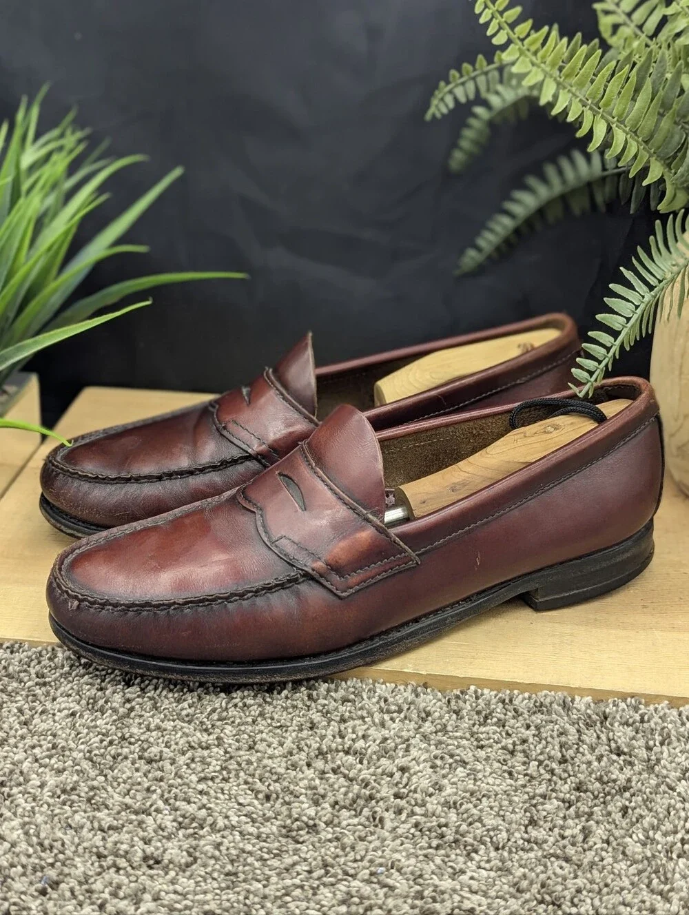 G.H. Bass Weejuns Mens Size 10.5D Black Cherry Leather Penny Loafers Dress Shoes