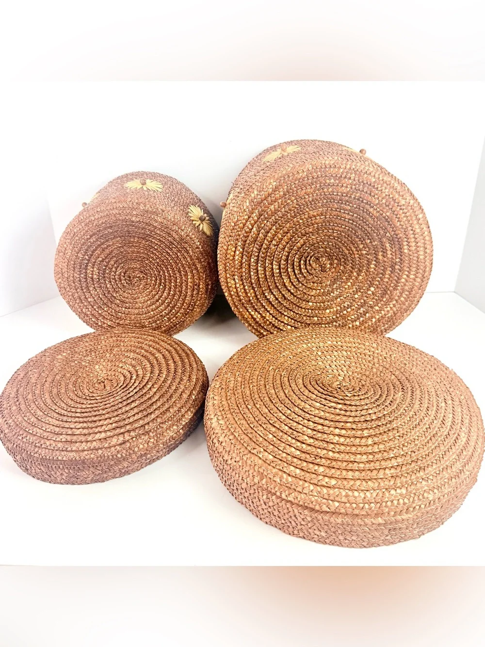 Set Of 2 Vintage Pier 1 Round Straw Storage Basket W/ Lid & Flowers On Side boho