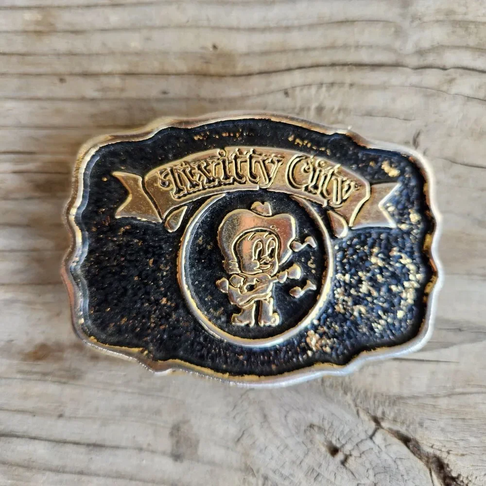 Vintage Tweety Bird Twitty City Belt Buckle 1993 Warner Bros 24K GP USA Western